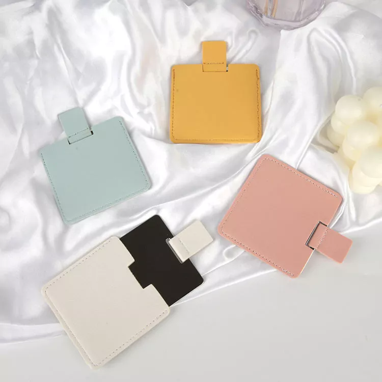 Џепно огледало величине кредитне картице